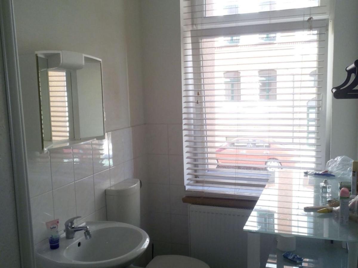 Hostel Im Medizinerviertel Хале Екстериор снимка