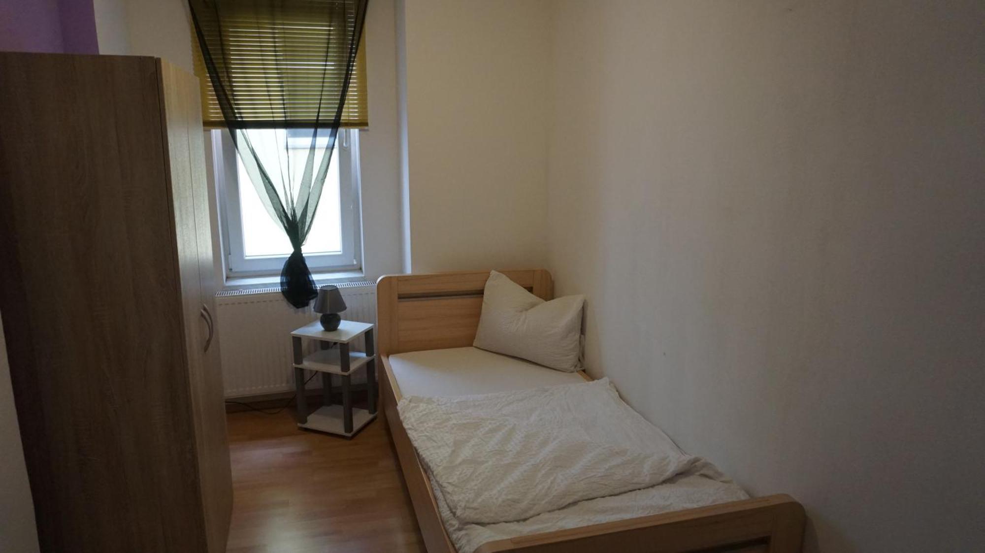 Hostel Im Medizinerviertel Хале Екстериор снимка