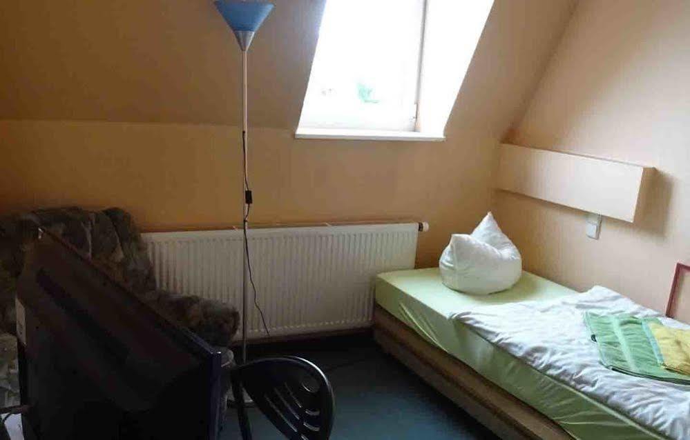 Hostel Im Medizinerviertel Хале Екстериор снимка